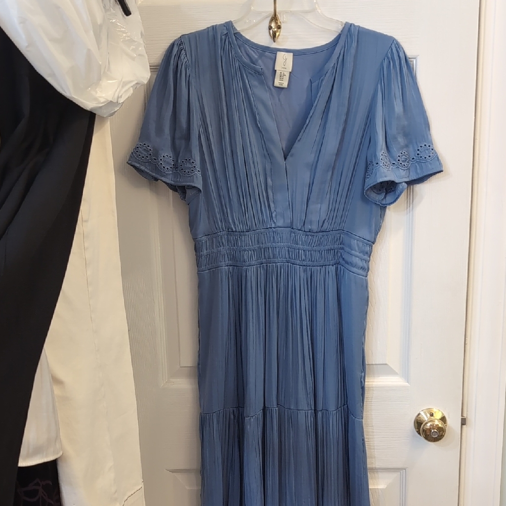 Jolie Blue Midi Dress with Lace Sleeves medium